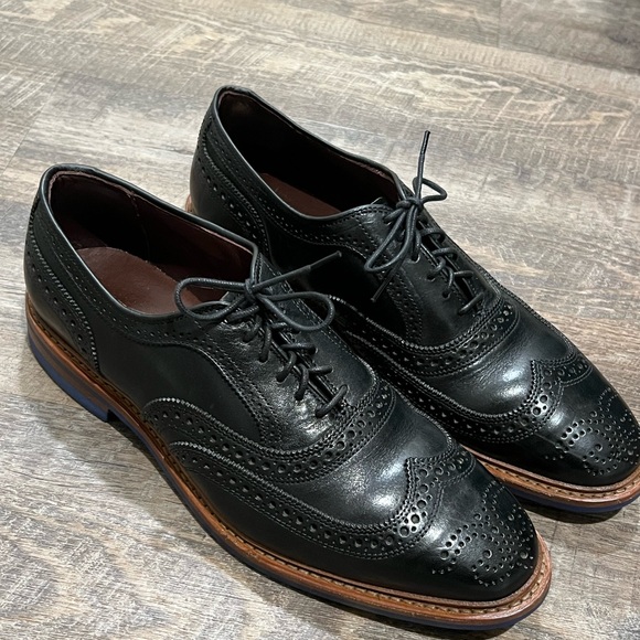Allen Edmonds Black Leather Wingtip Derbys main image 4